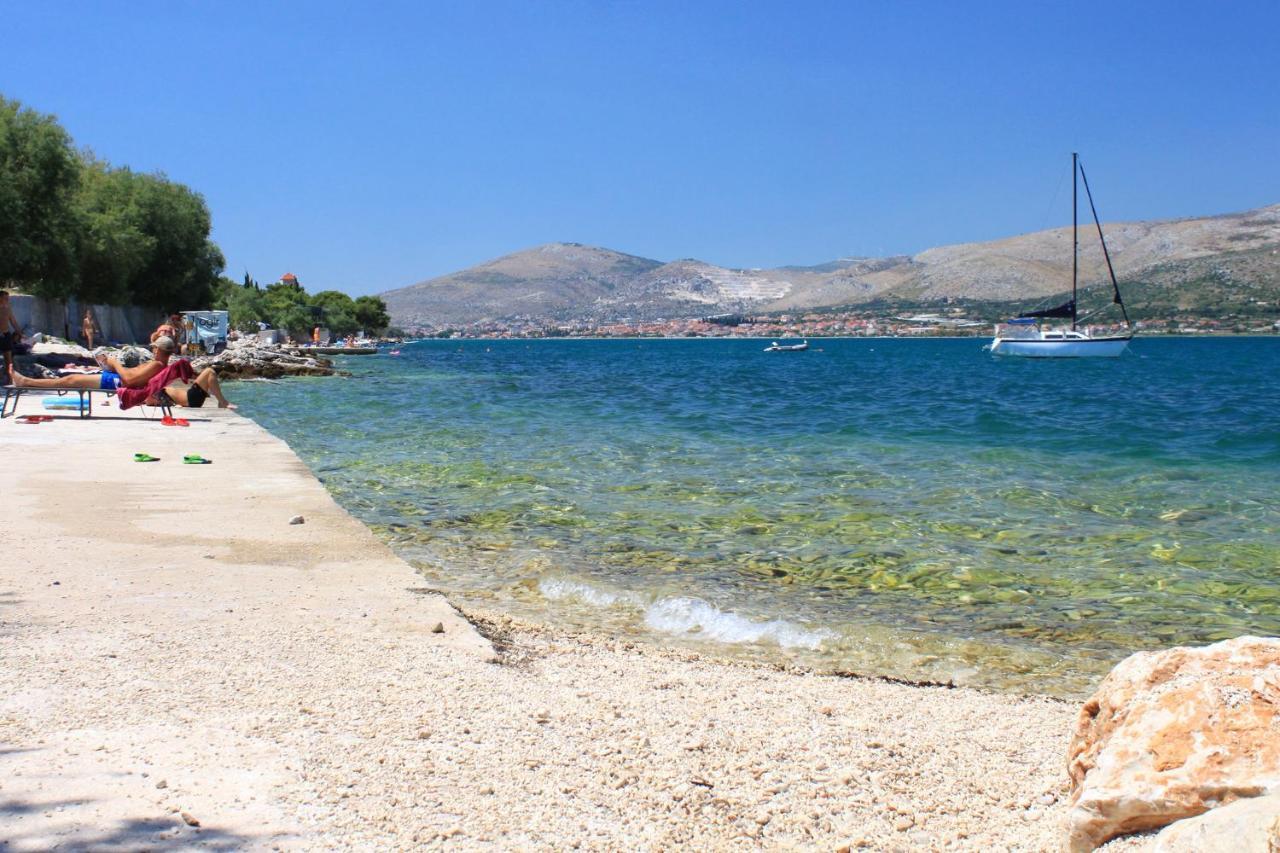 Apartments By The Sea Arbanija, Ciovo - 1085 Trogir Ngoại thất bức ảnh