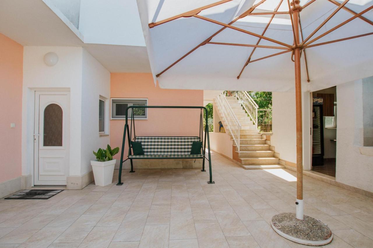Apartments By The Sea Arbanija, Ciovo - 1085 Trogir Ngoại thất bức ảnh