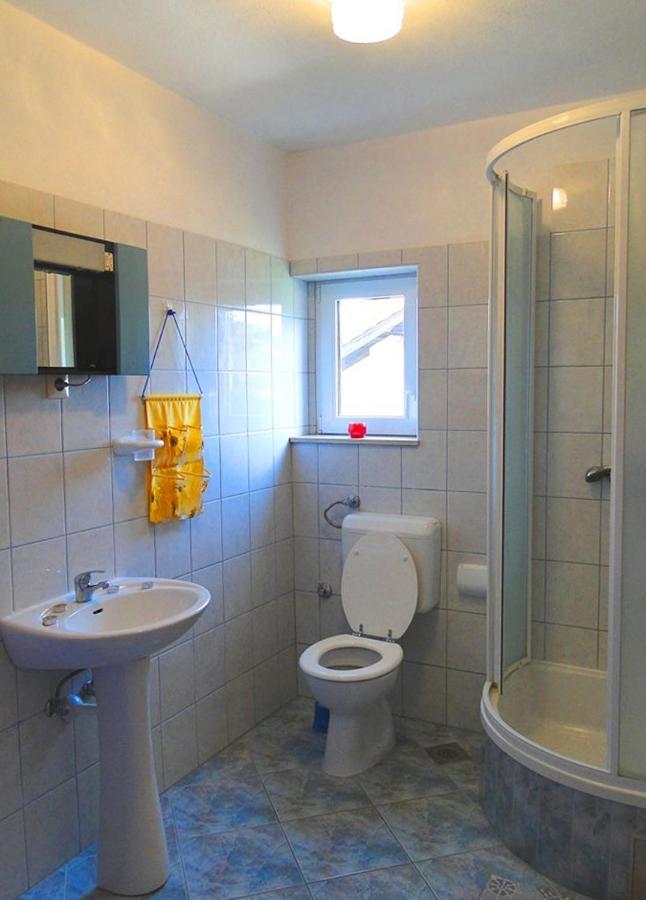 Apartments By The Sea Arbanija, Ciovo - 1085 Trogir Ngoại thất bức ảnh